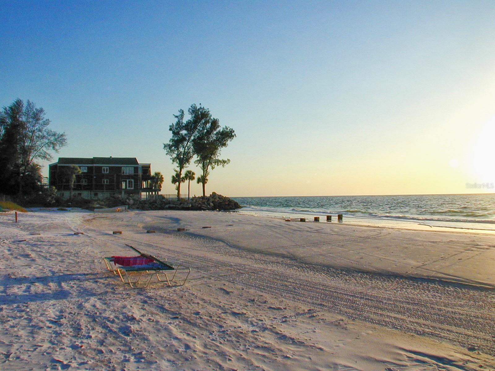 WHISPERING SANDS - Residential
