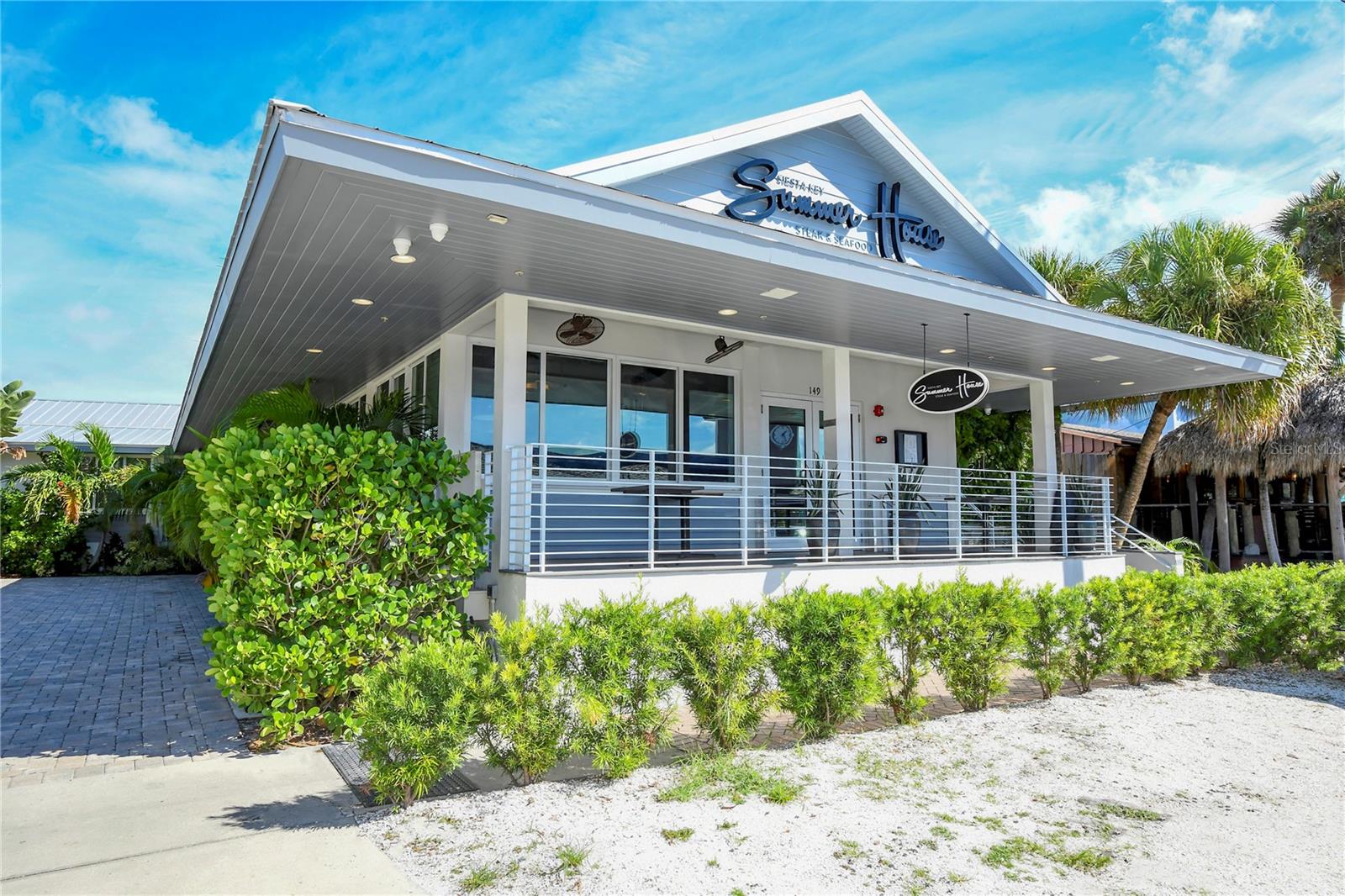 WHISPERING SANDS - Residential