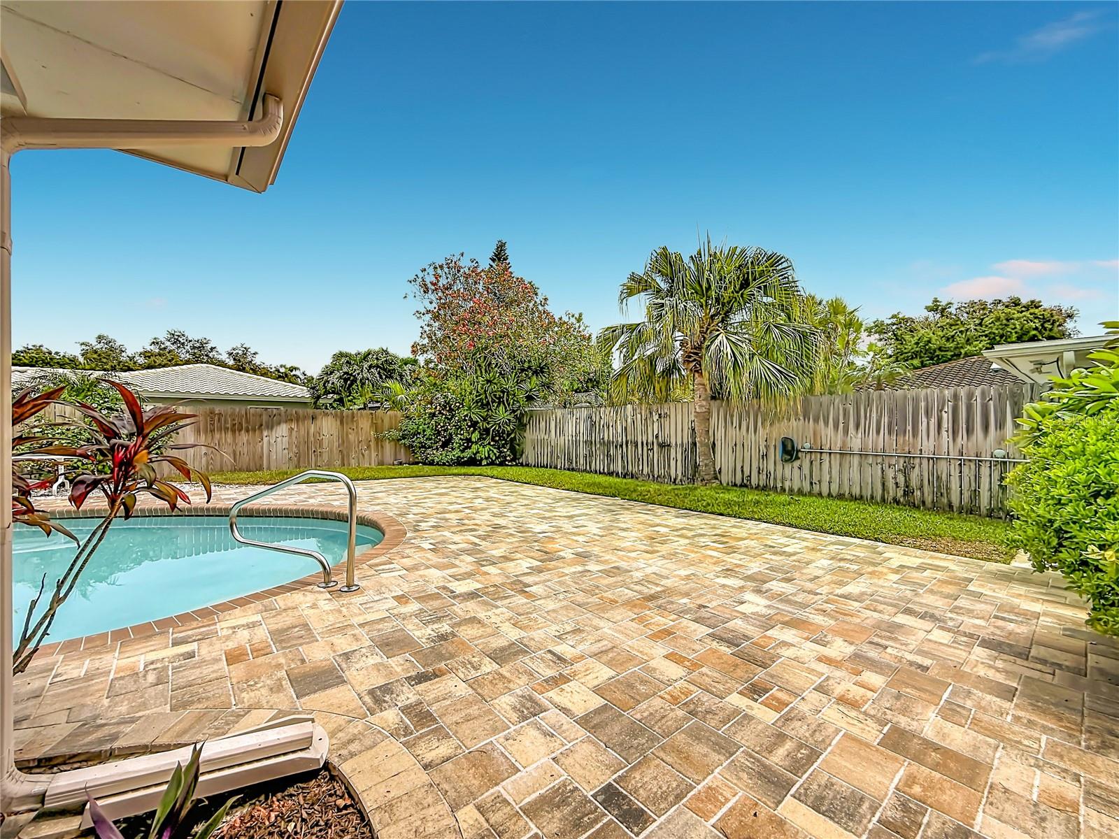 VENETIAN GARDENS - Residential