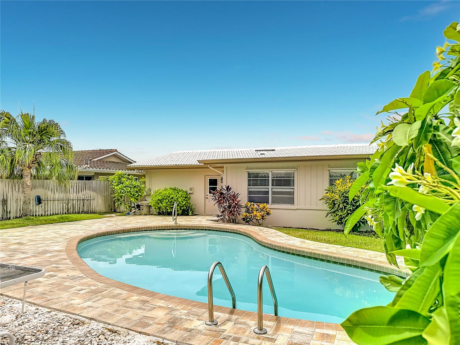 VENETIAN GARDENS - Residential