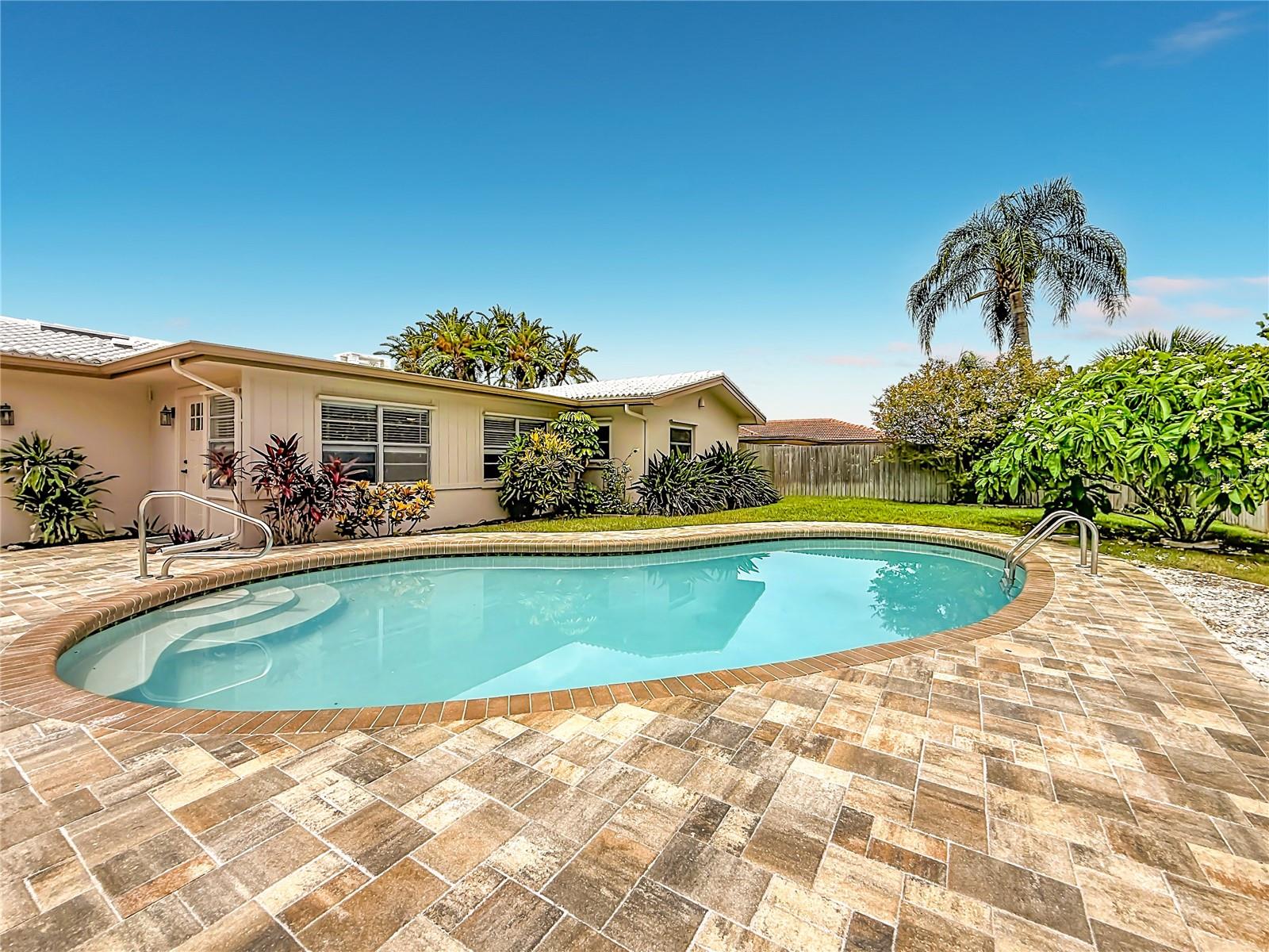 VENETIAN GARDENS - Residential