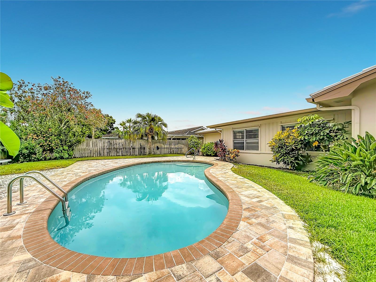 VENETIAN GARDENS - Residential