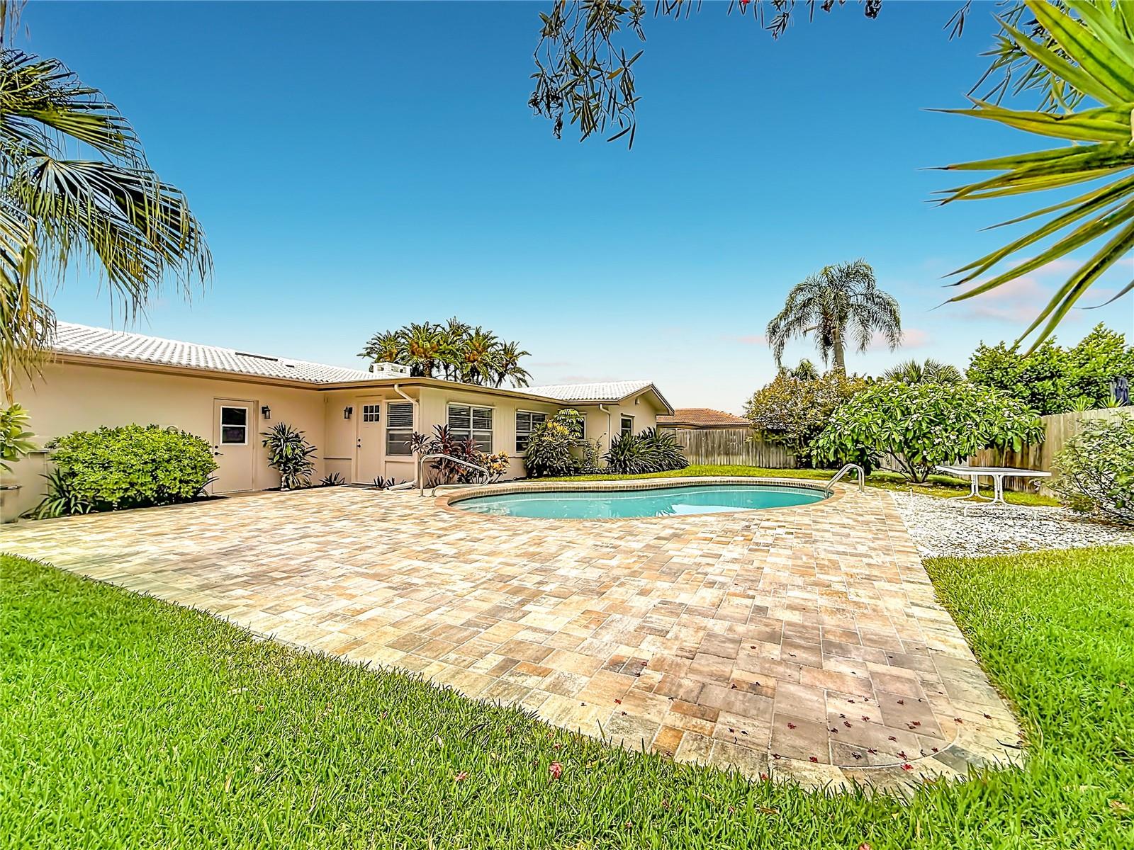 VENETIAN GARDENS - Residential
