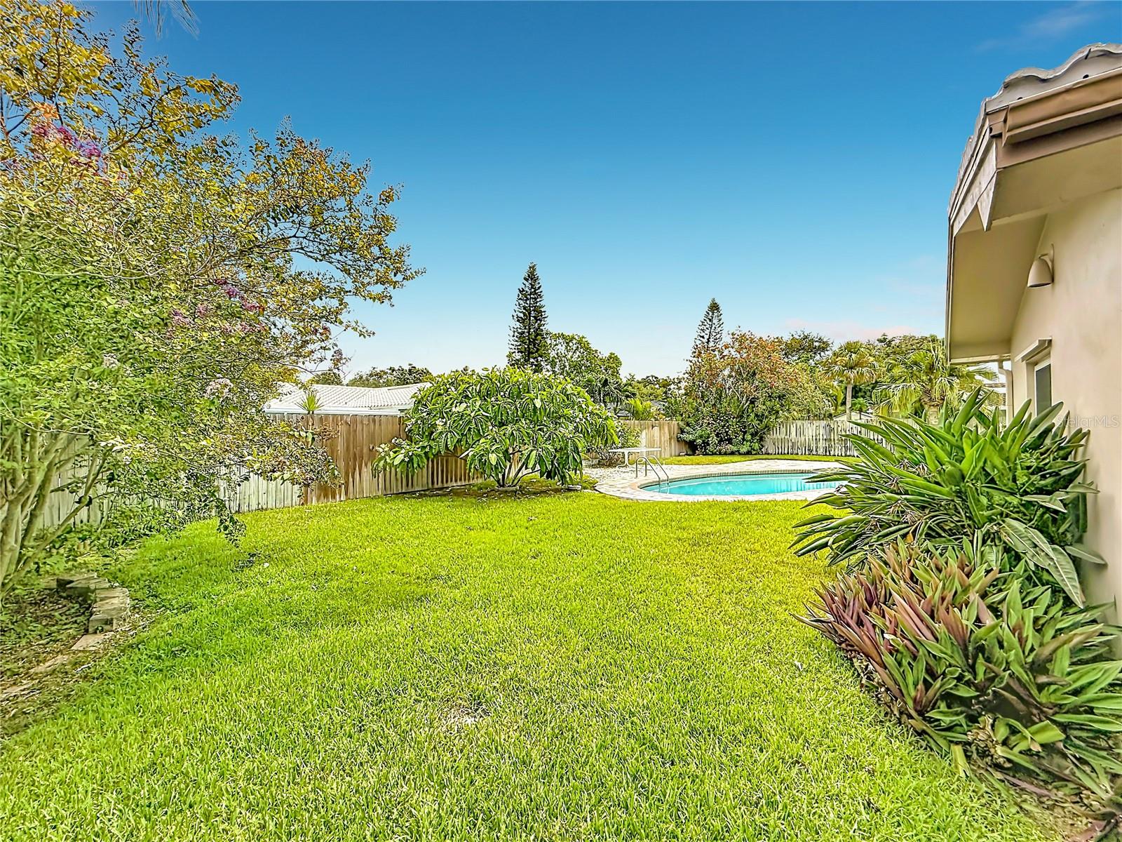 VENETIAN GARDENS - Residential