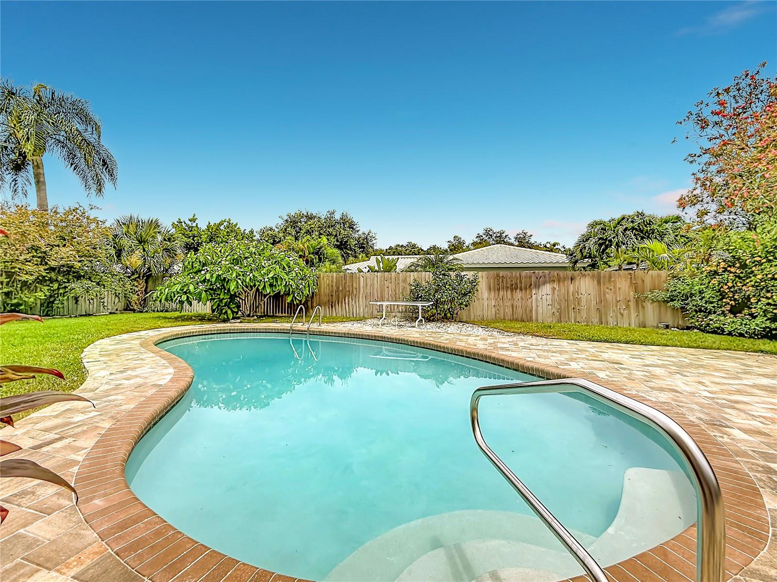 VENETIAN GARDENS - Residential