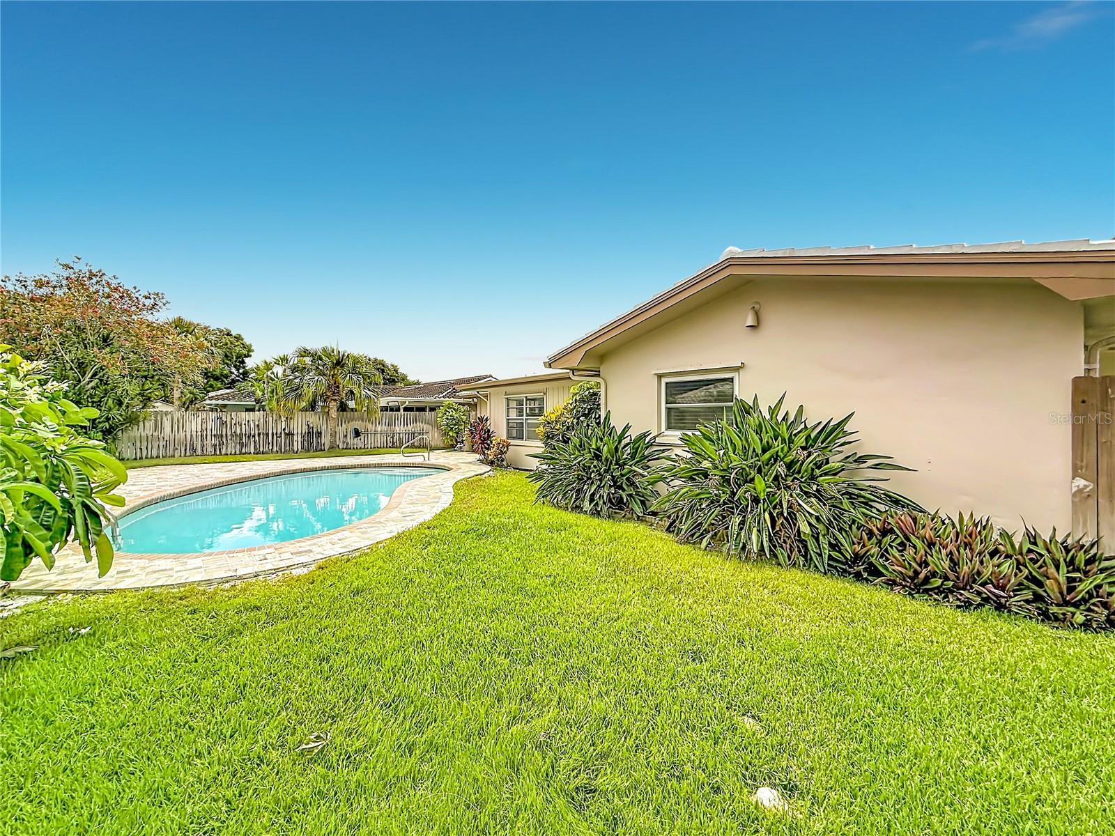 VENETIAN GARDENS - Residential