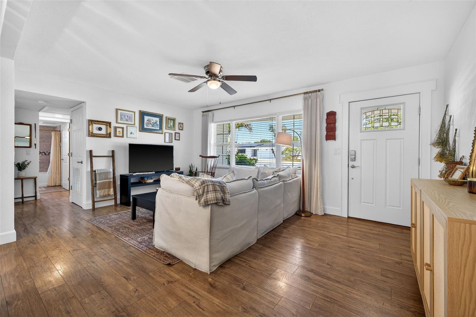 LAKE BELLEAIR - Residential