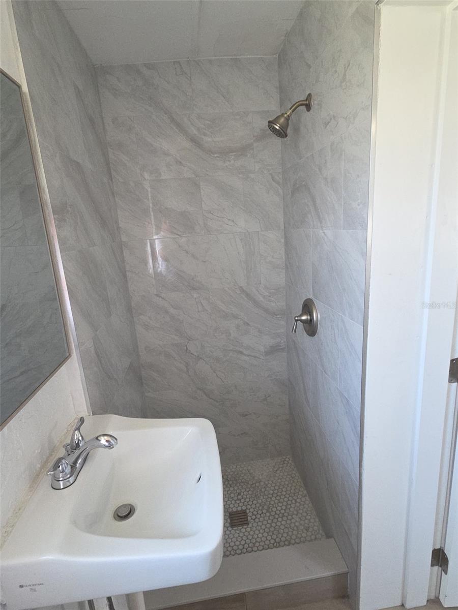 BAYBRIDGE HEIGHTS - Residential Lease