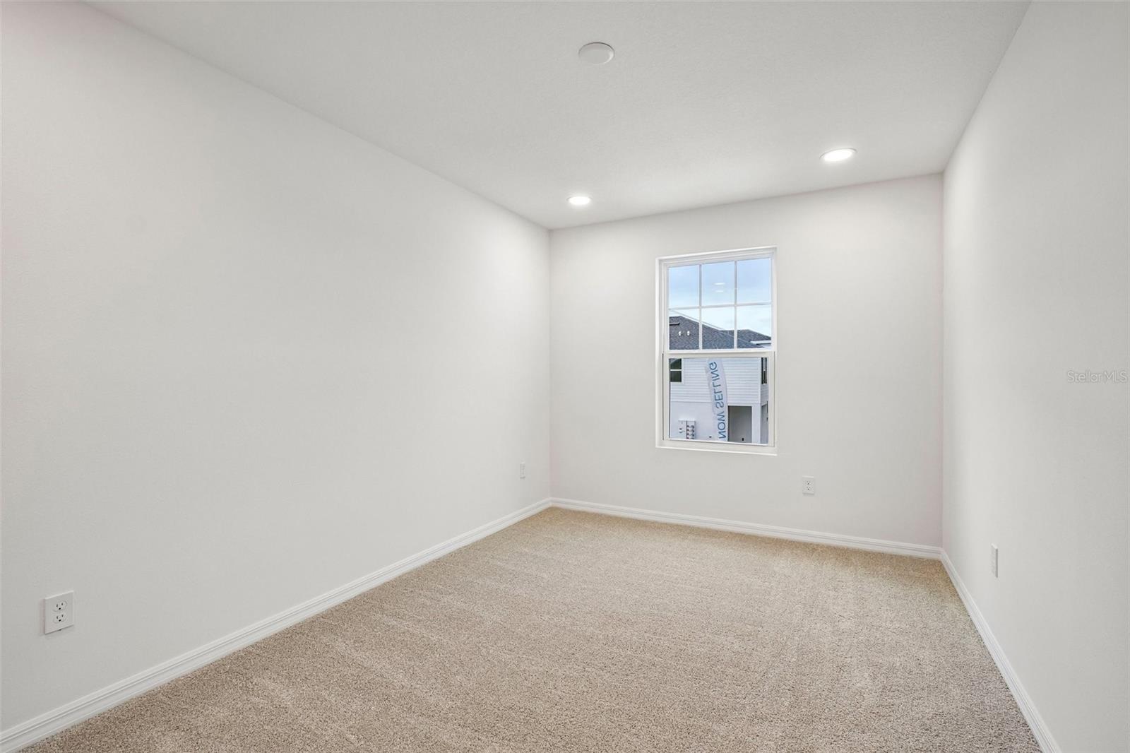 TWIN OAKS - Residential