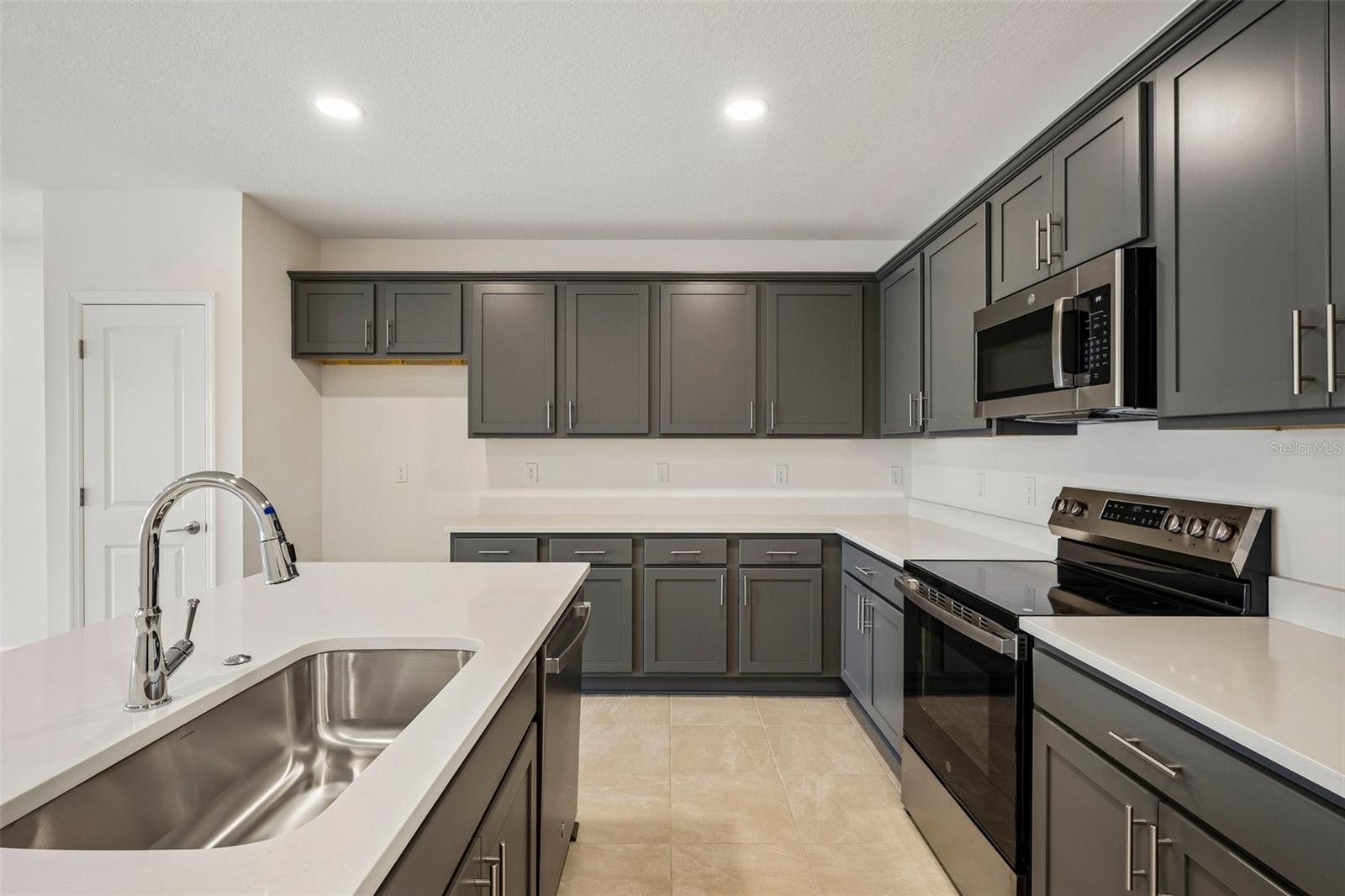 TWIN OAKS - Residential
