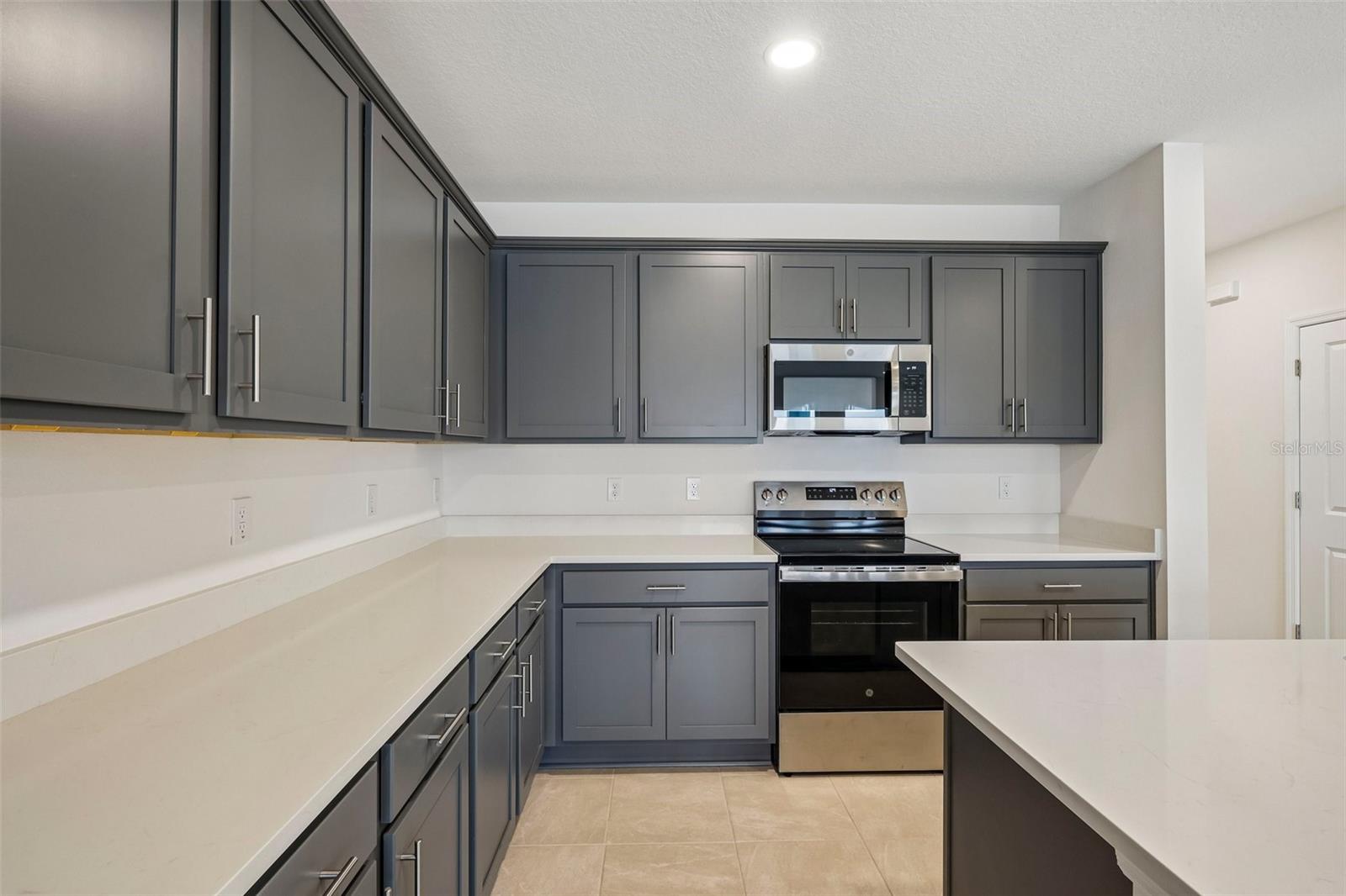 TWIN OAKS - Residential