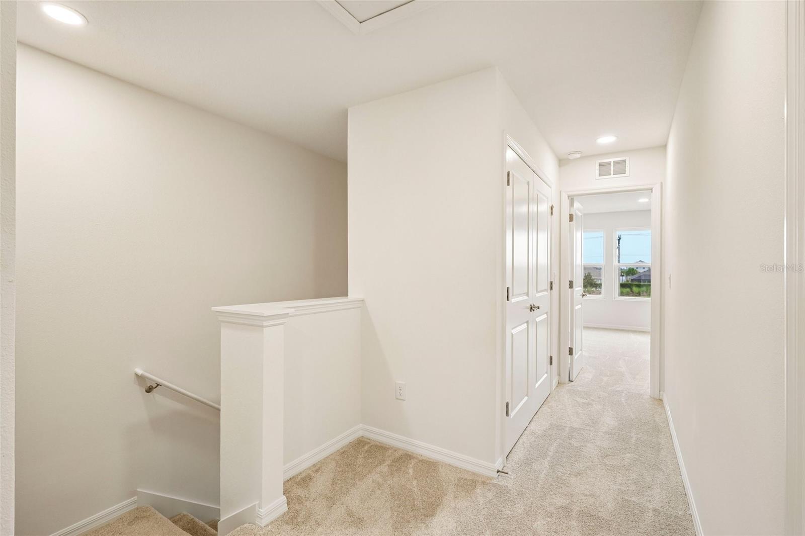 TWIN OAKS - Residential