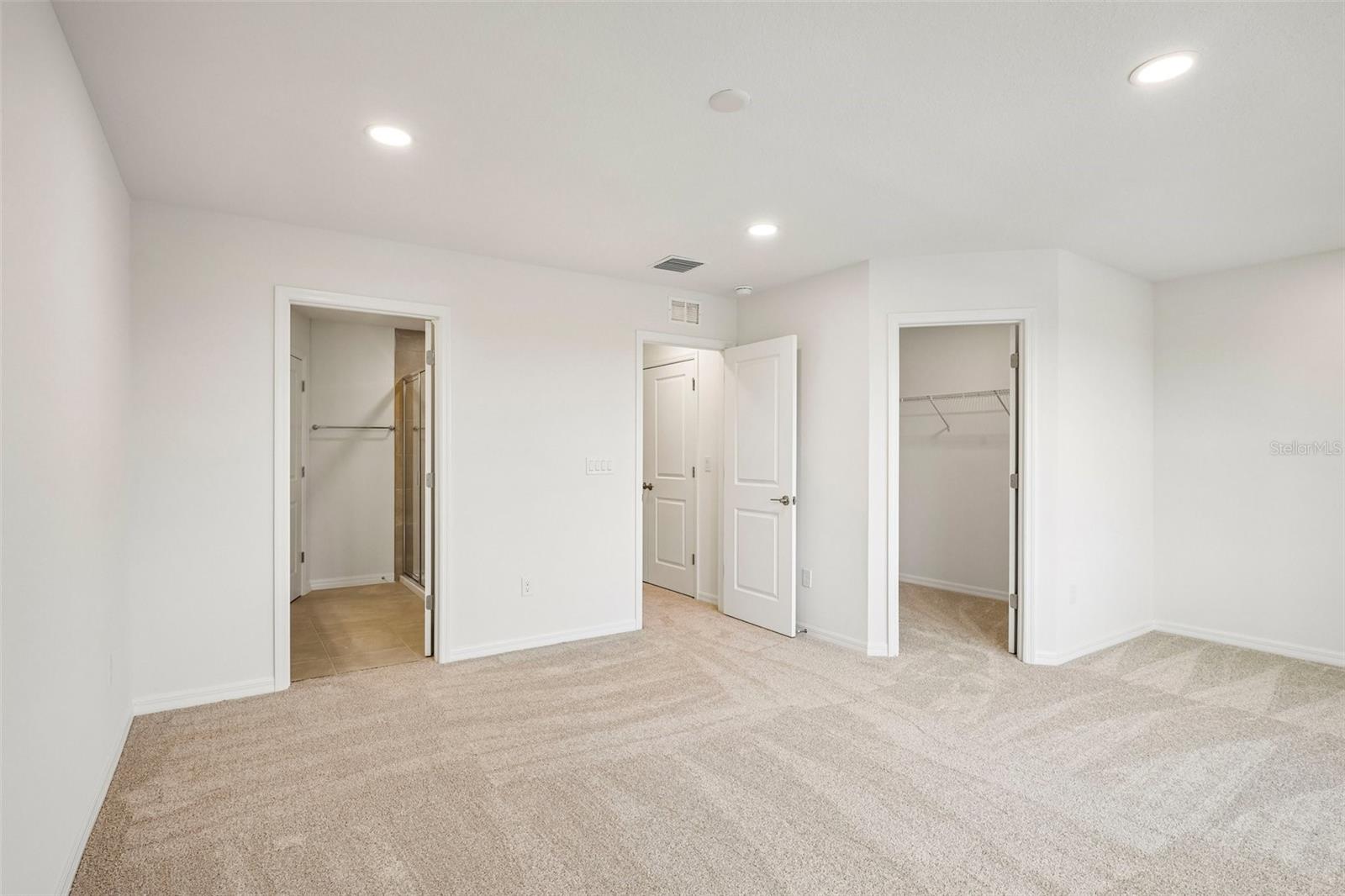 TWIN OAKS - Residential