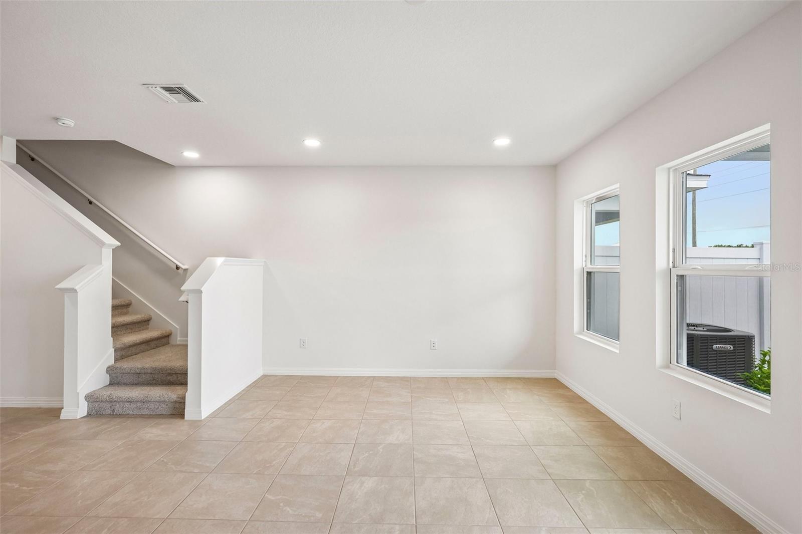 TWIN OAKS - Residential