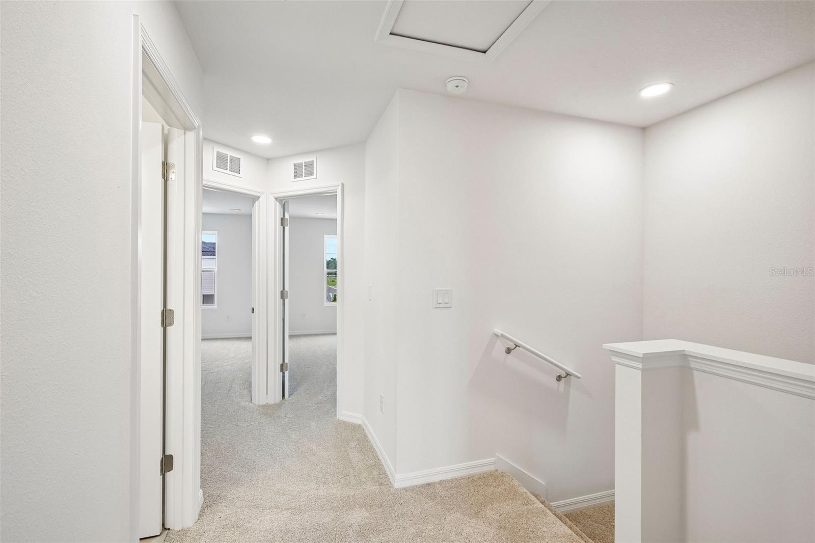 TWIN OAKS - Residential