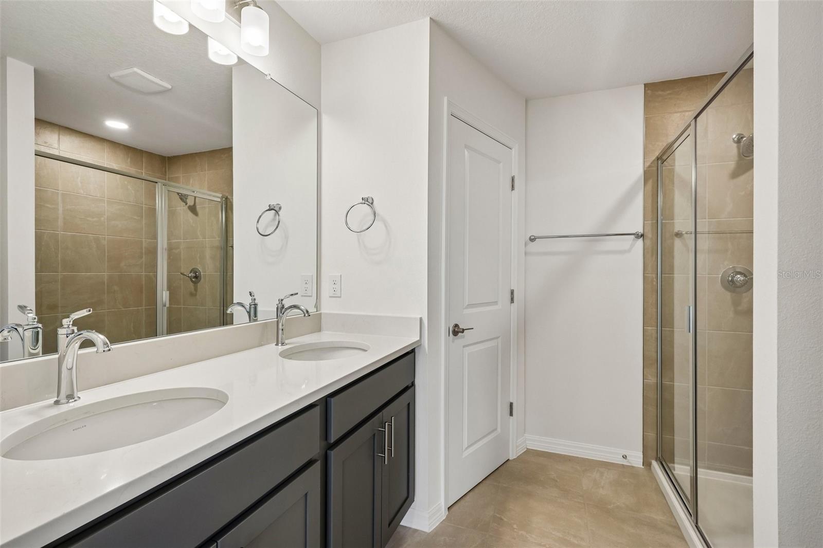 TWIN OAKS - Residential