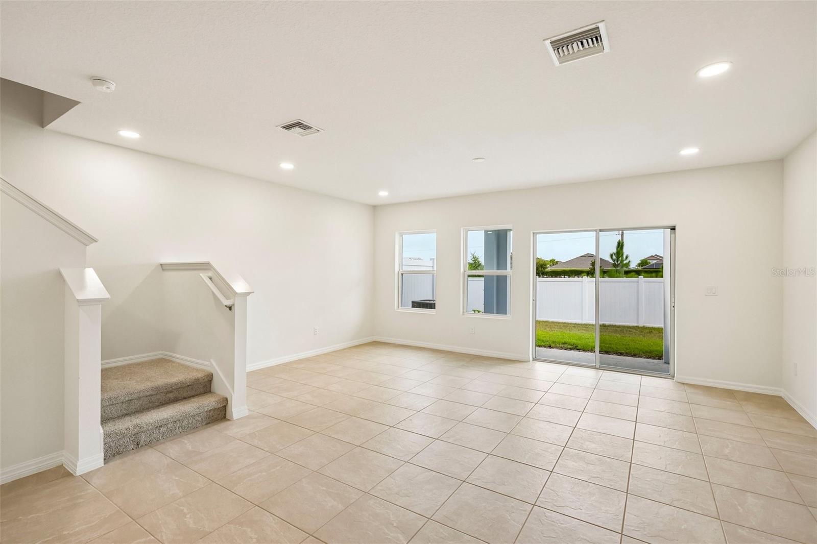 TWIN OAKS - Residential