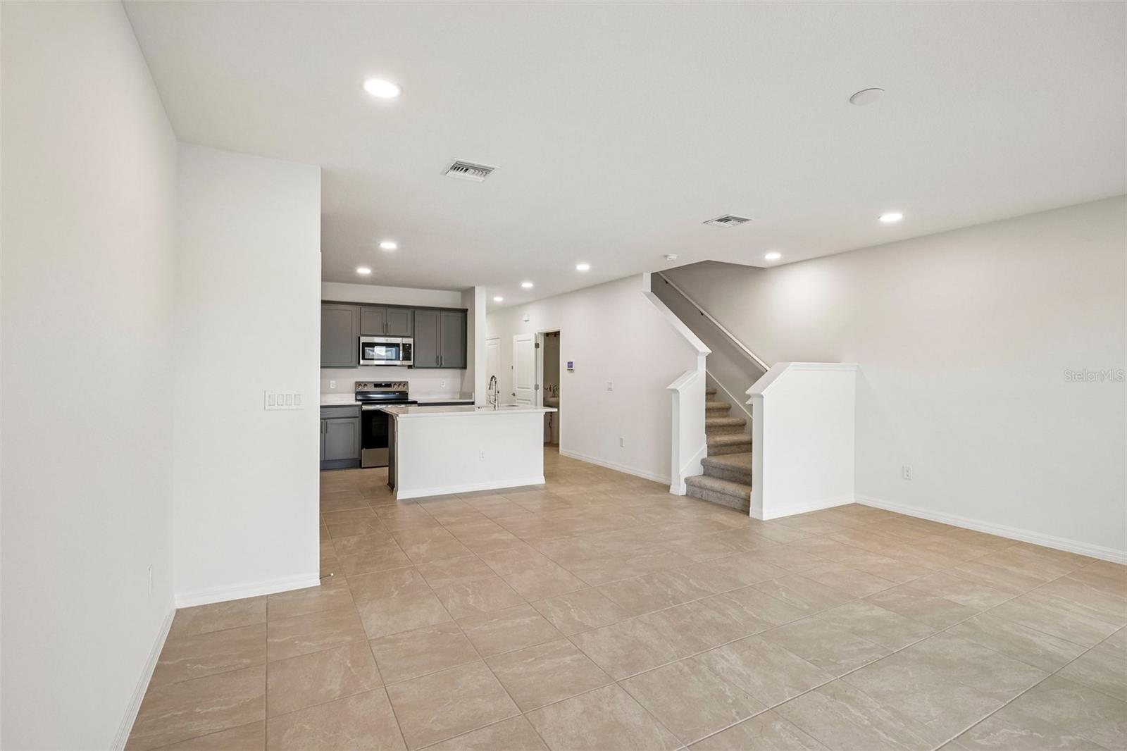 TWIN OAKS - Residential