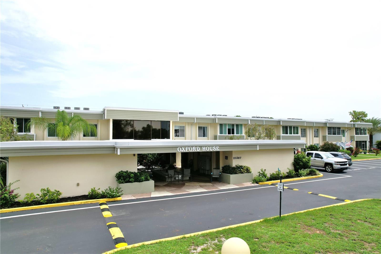 OXFORD HOUSE - Residential