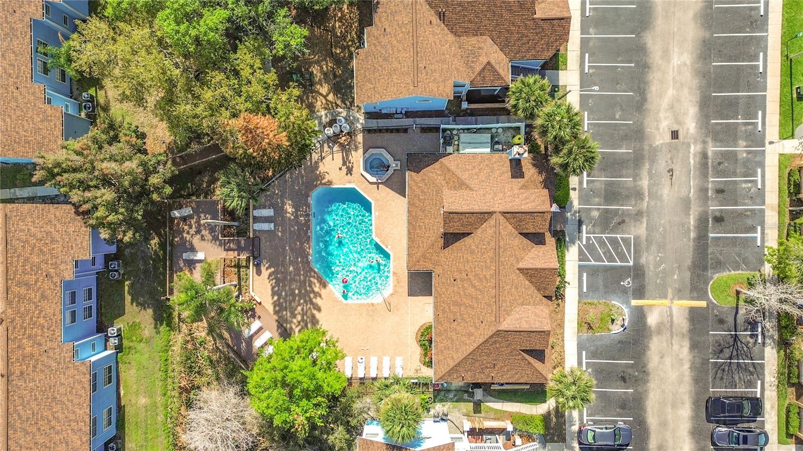 VILLAS AT SOMERSET THE - Residential Lease