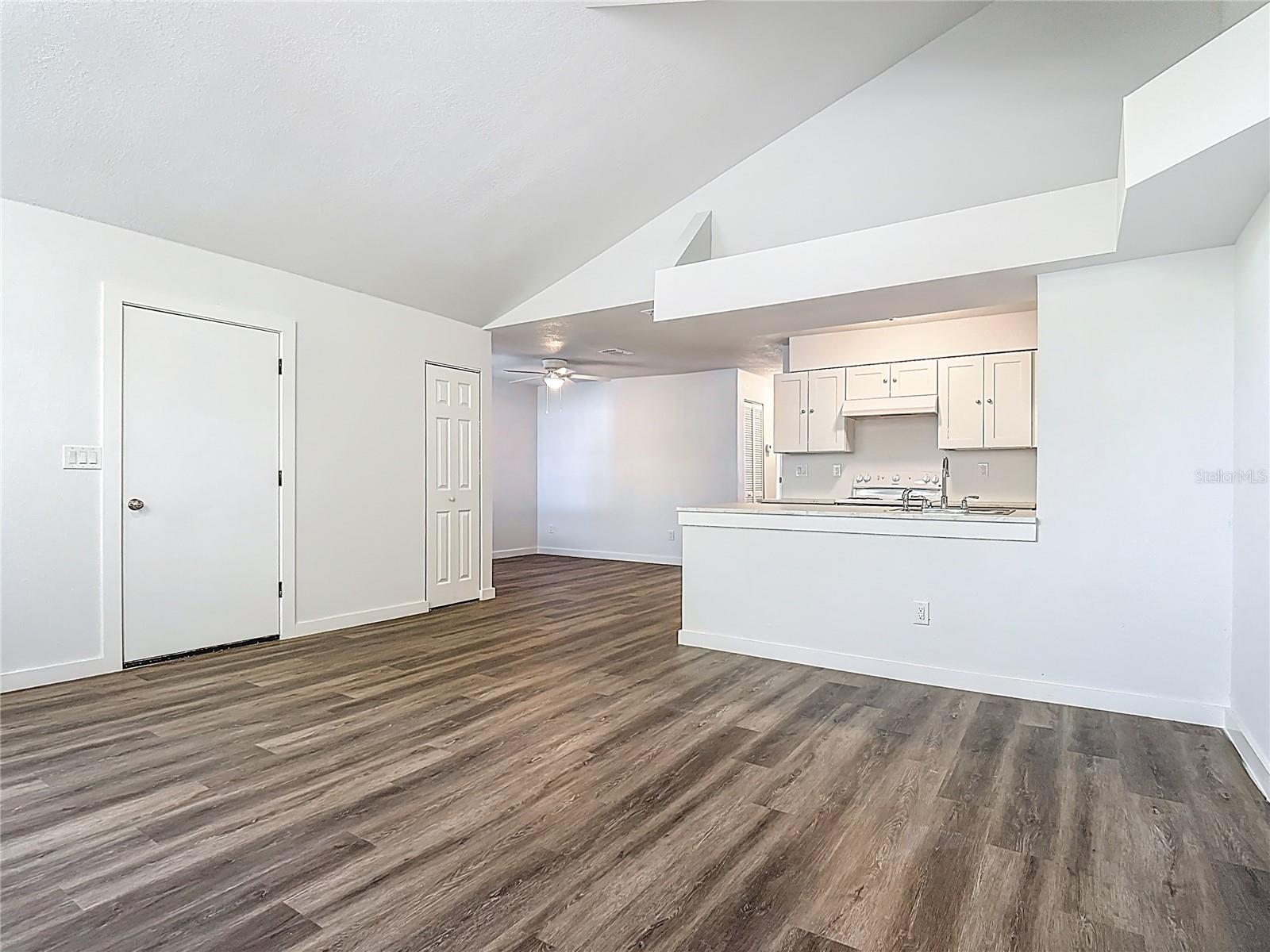 VILLAS AT SOMERSET THE - Residential Lease