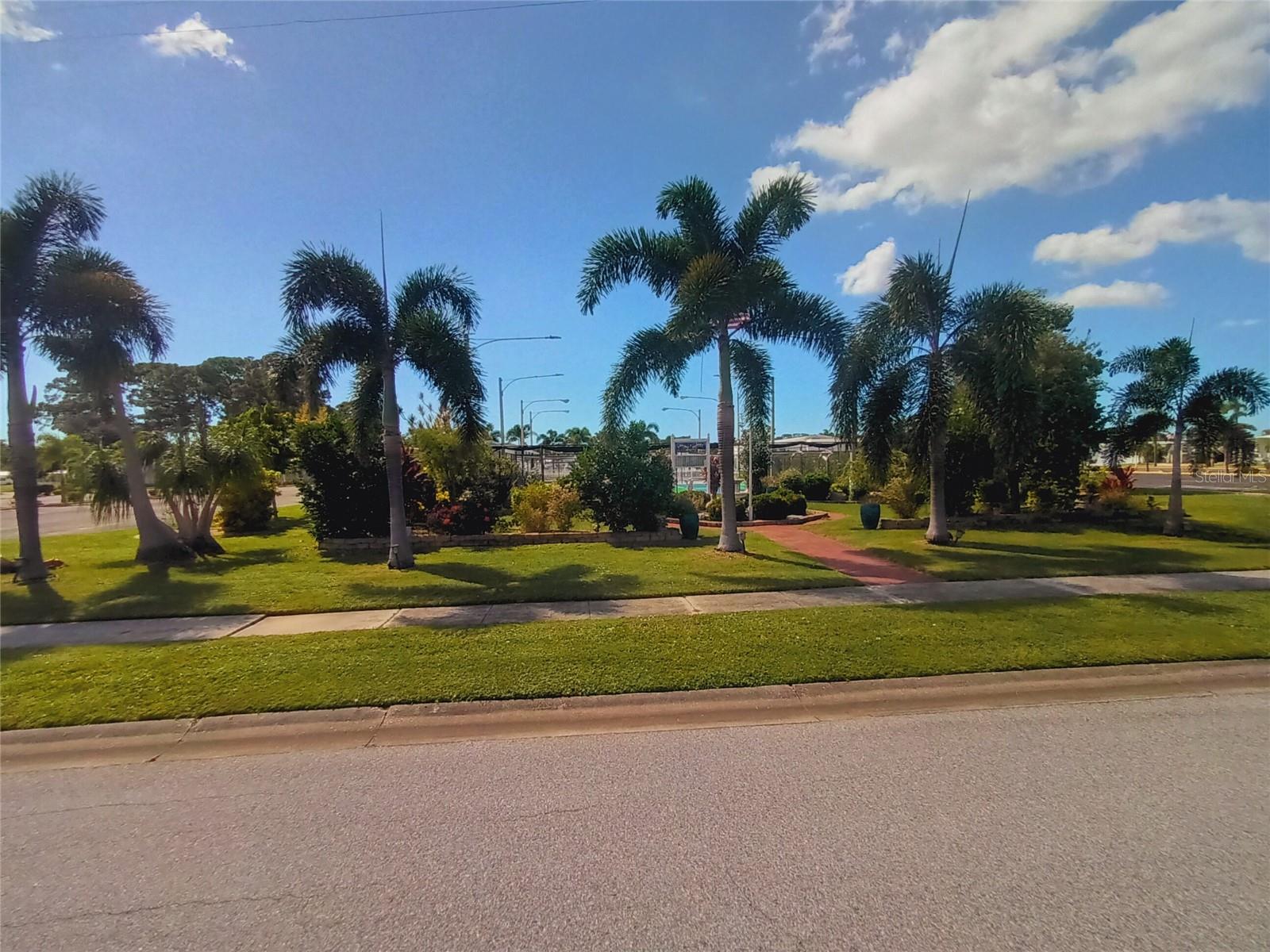 TRI-PAR ESTATES - Residential