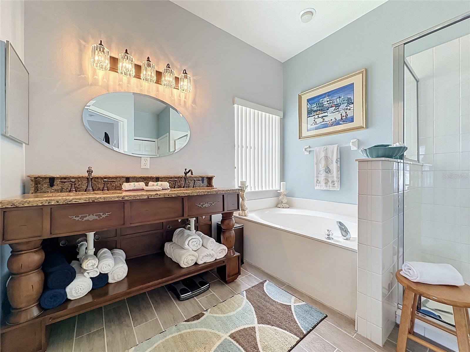 HAMPTON ESTATES - Residential