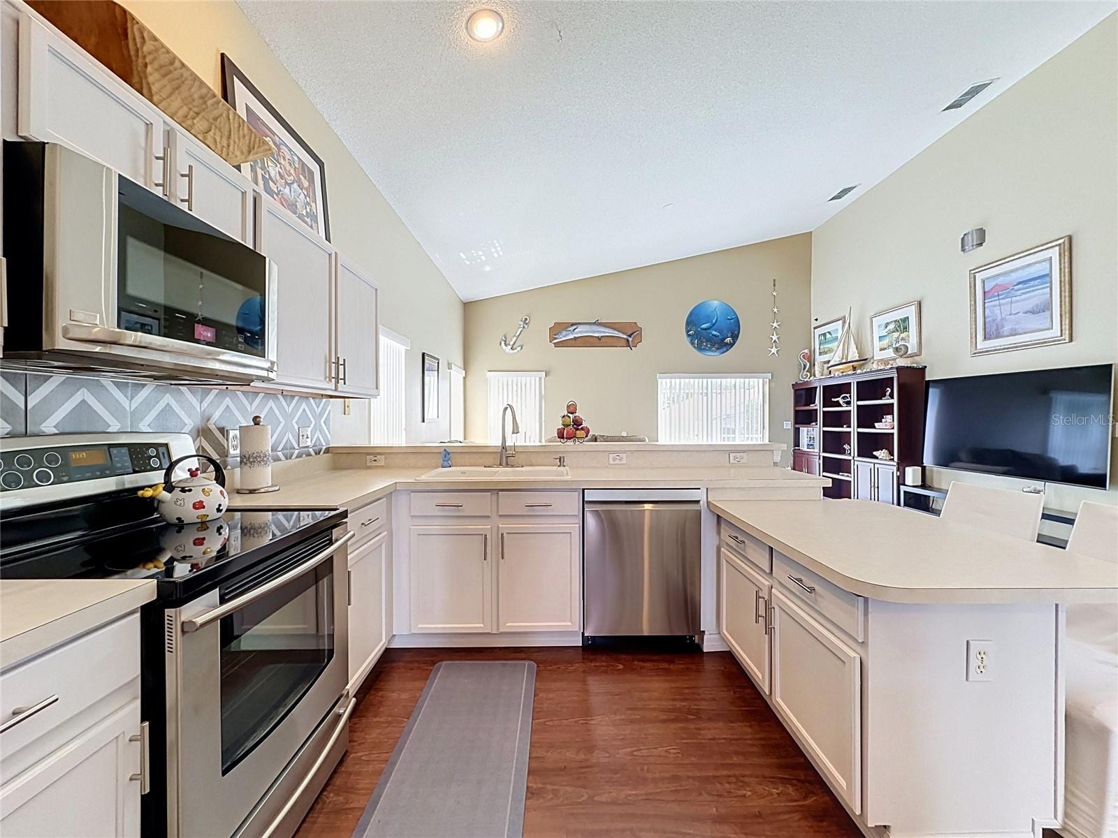 HAMPTON ESTATES - Residential