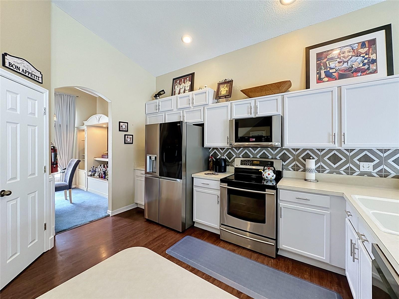 HAMPTON ESTATES - Residential