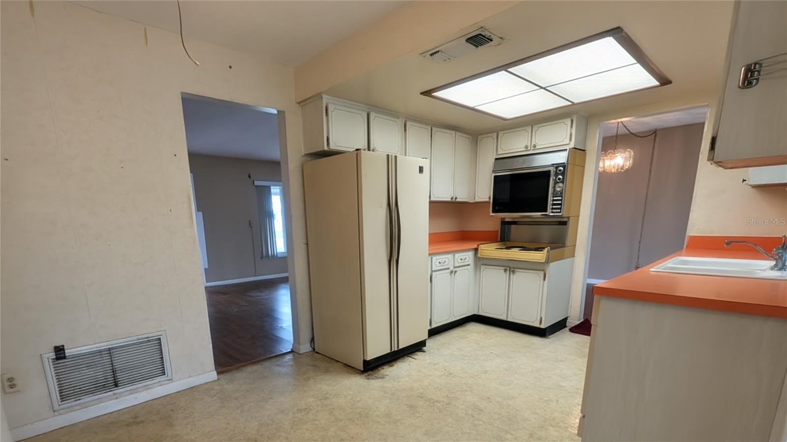 MAINLANDS OF TAMARAC BY THE GULF UNIT 1-B CONDO - Residential