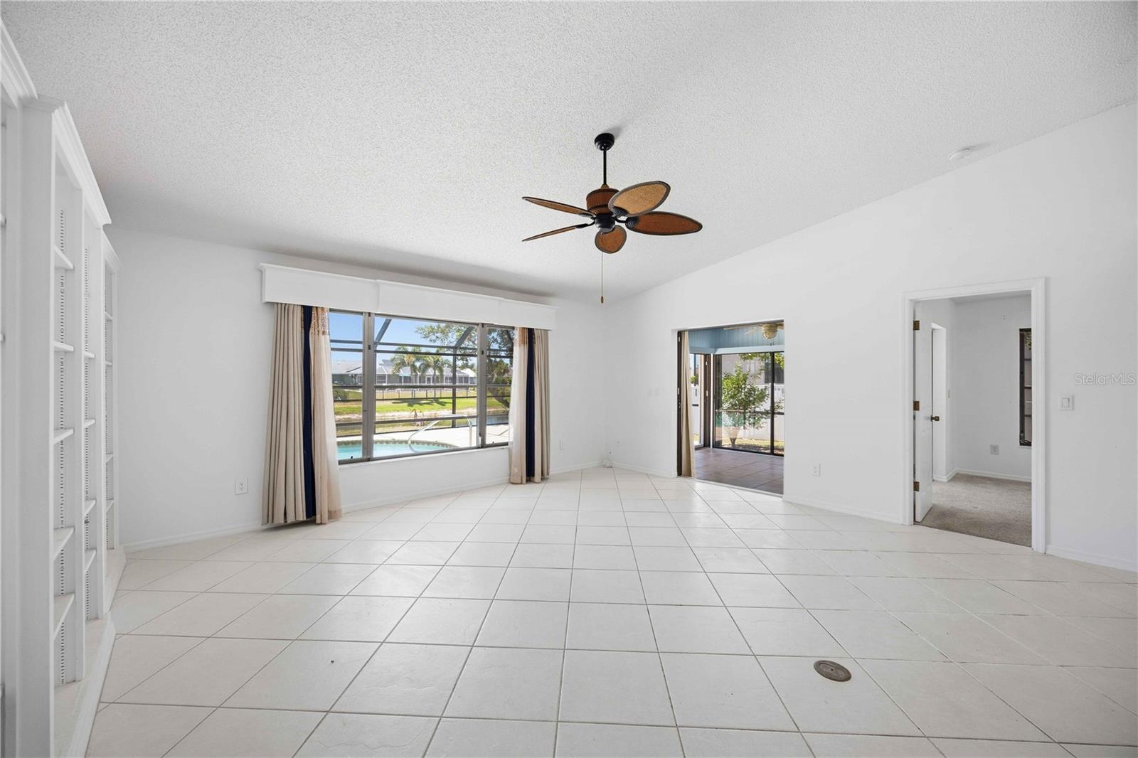 ROTONDA WEST PEBBLE BEACH - Residential