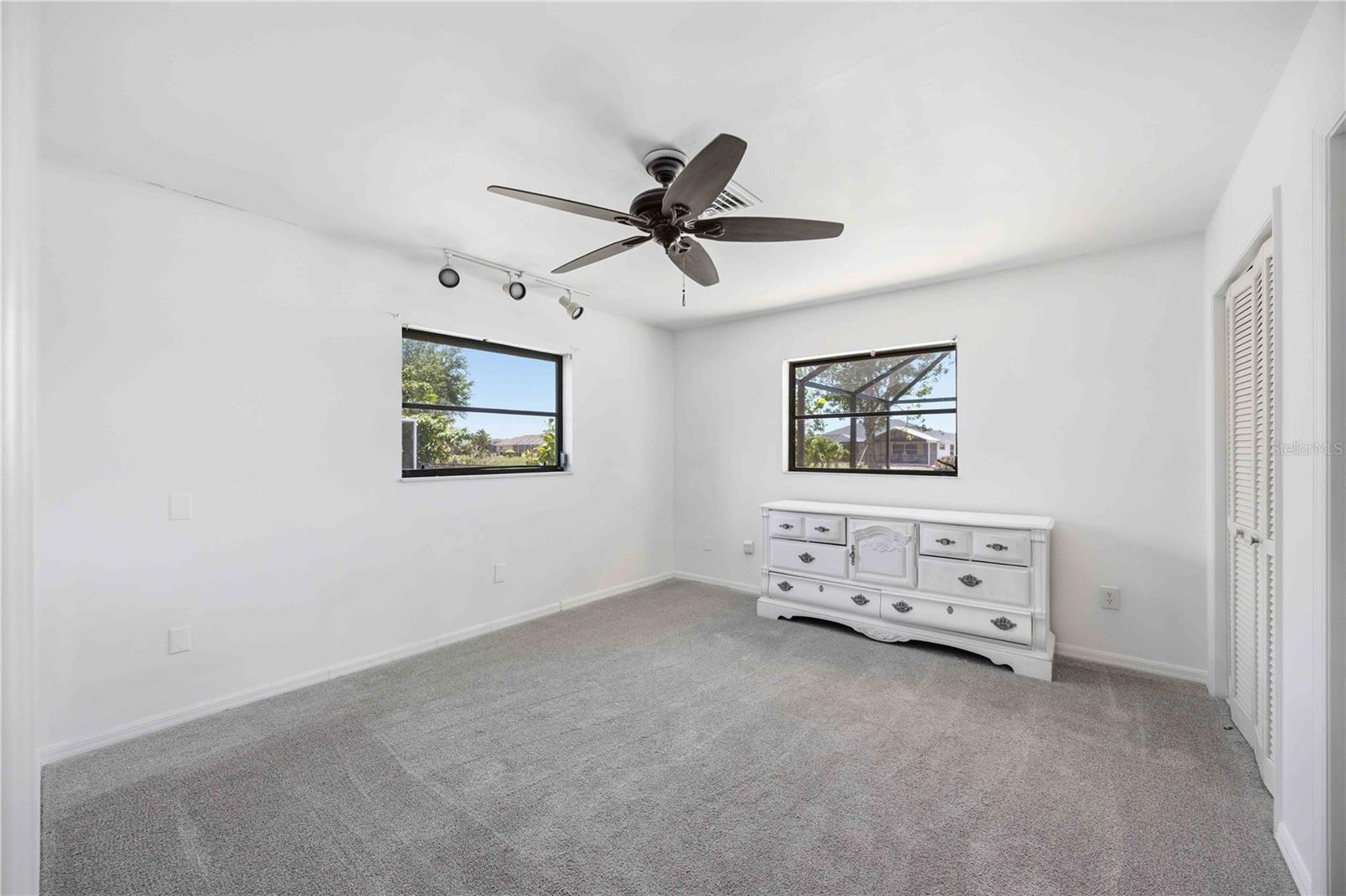 ROTONDA WEST PEBBLE BEACH - Residential
