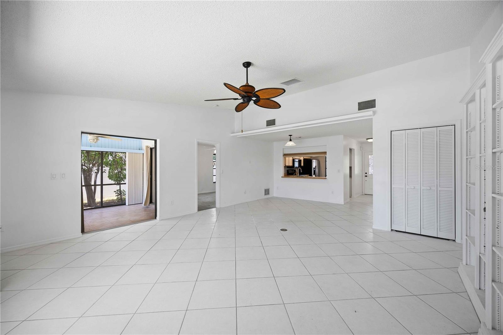 ROTONDA WEST PEBBLE BEACH - Residential