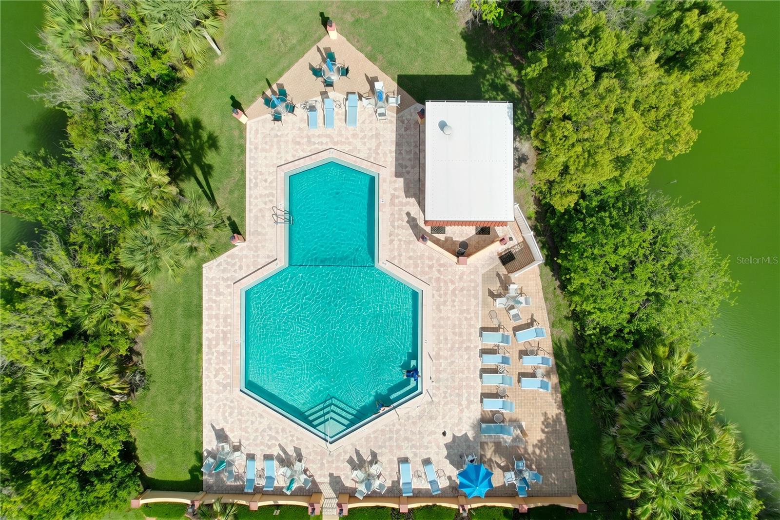 FLORAL LAKES - Residential