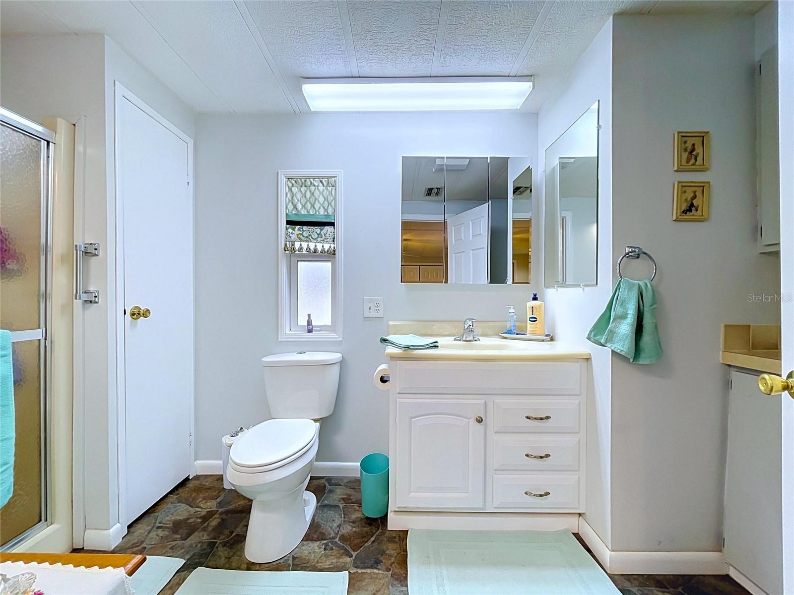FLORAL LAKES - Residential