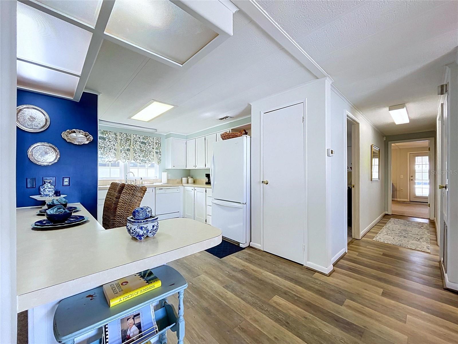 FLORAL LAKES - Residential