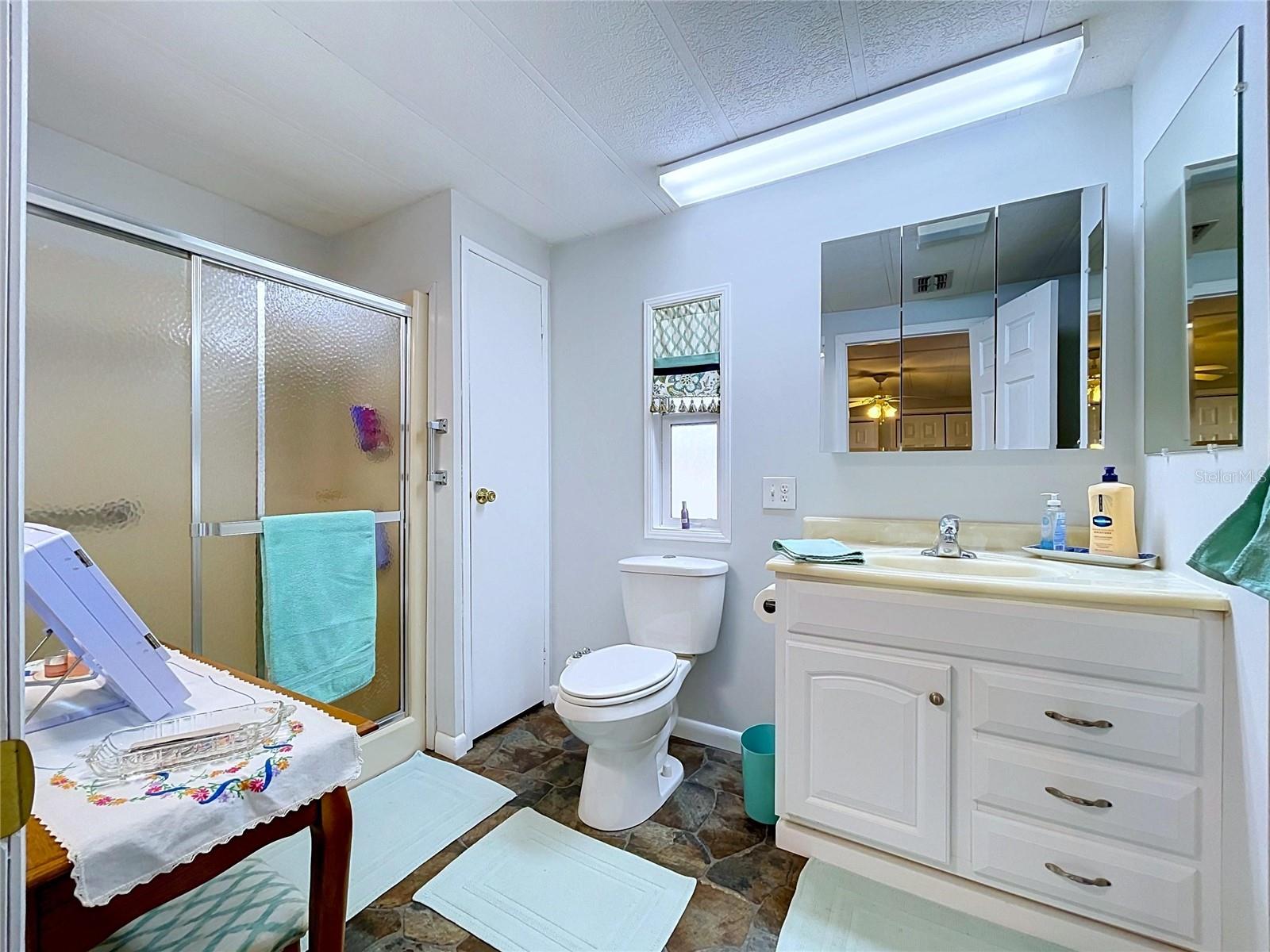FLORAL LAKES - Residential
