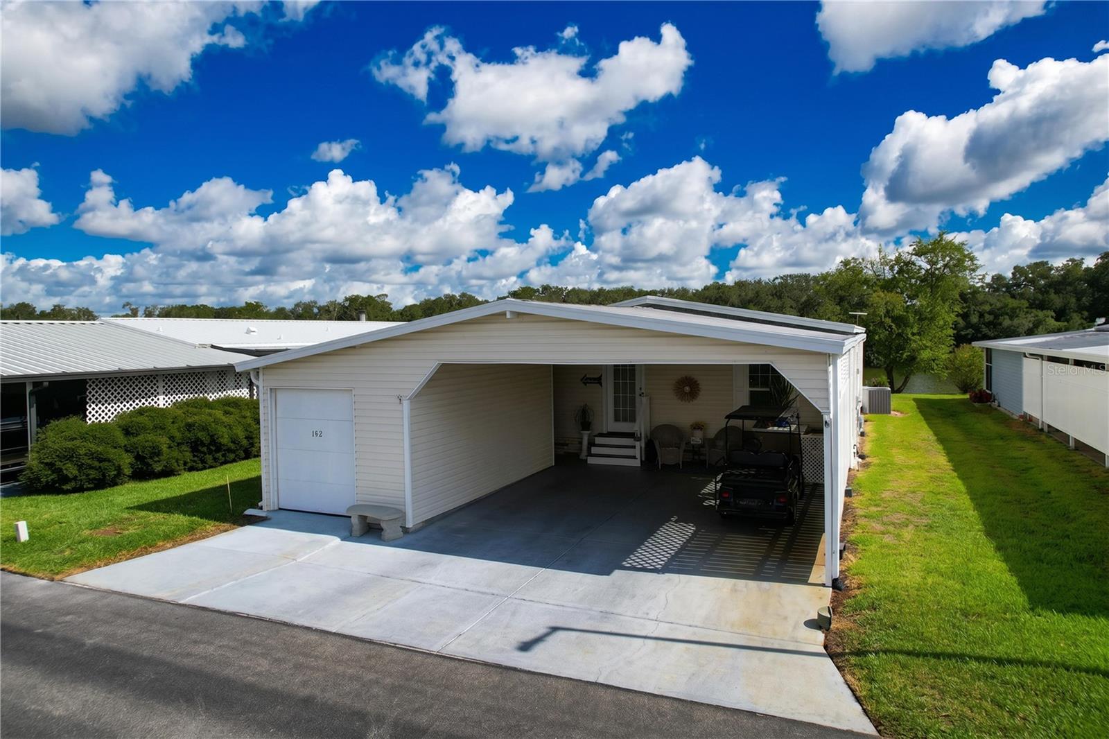 FLORAL LAKES - Residential