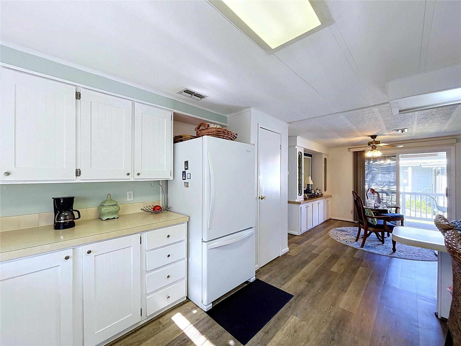 FLORAL LAKES - Residential