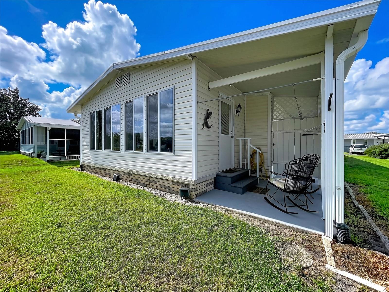FLORAL LAKES - Residential