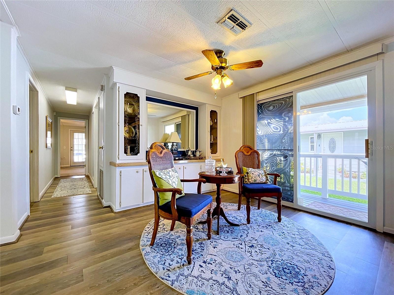 FLORAL LAKES - Residential