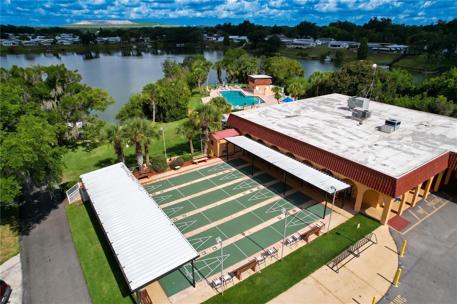 FLORAL LAKES - Residential