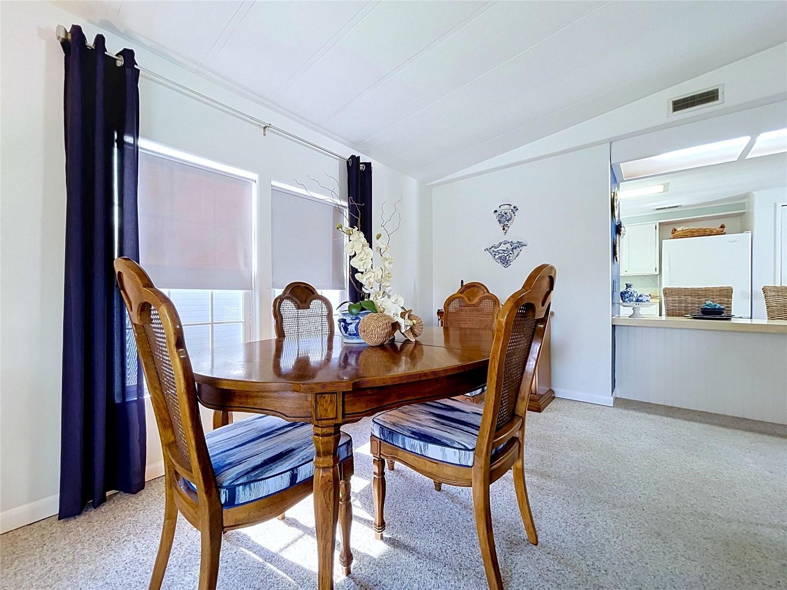 FLORAL LAKES - Residential