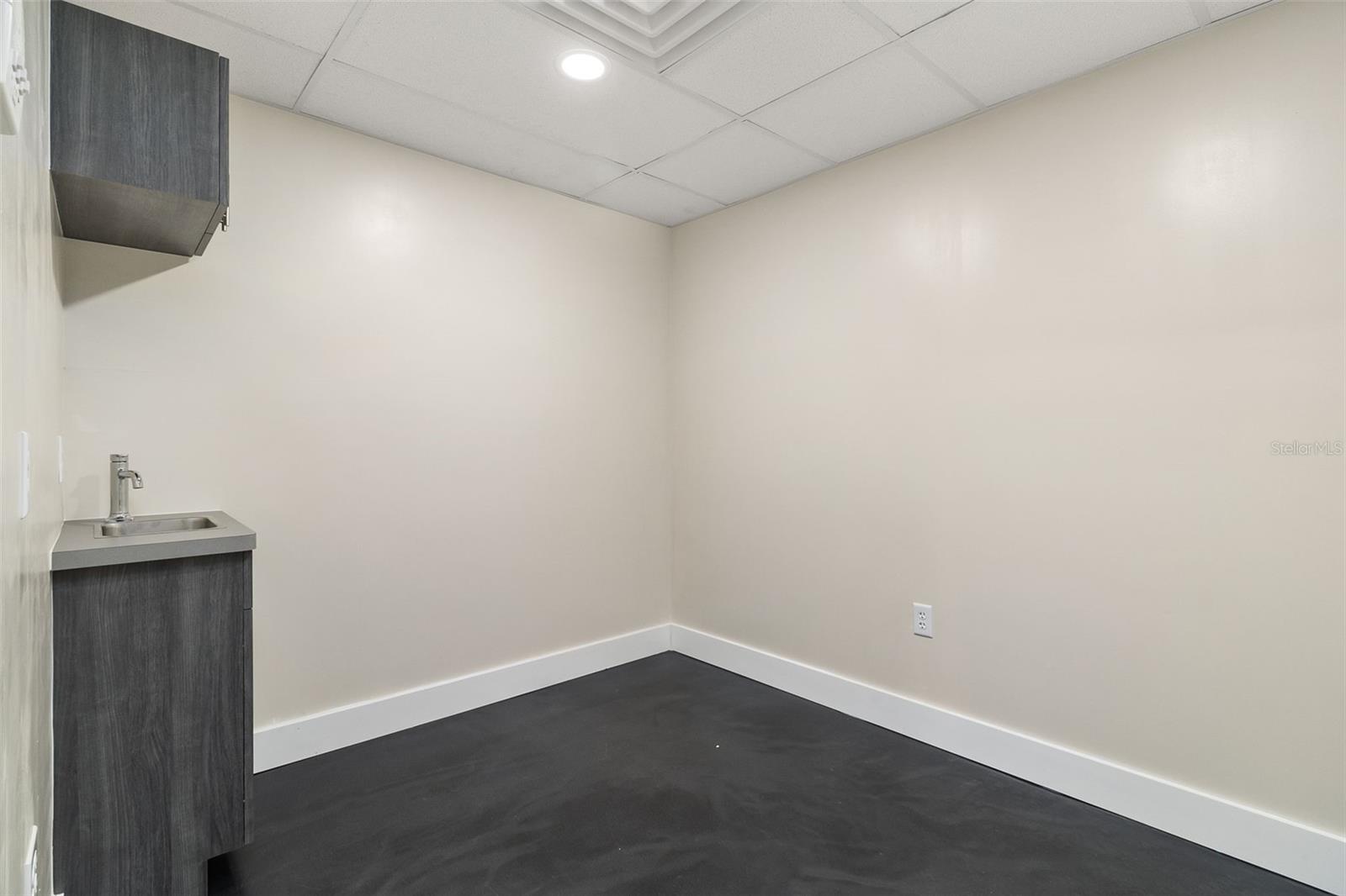 PUNTA GORDA PLAZA - Commercial Sale