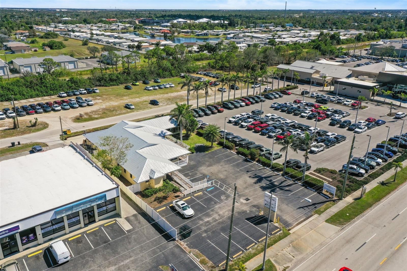 PUNTA GORDA PLAZA - Commercial Sale