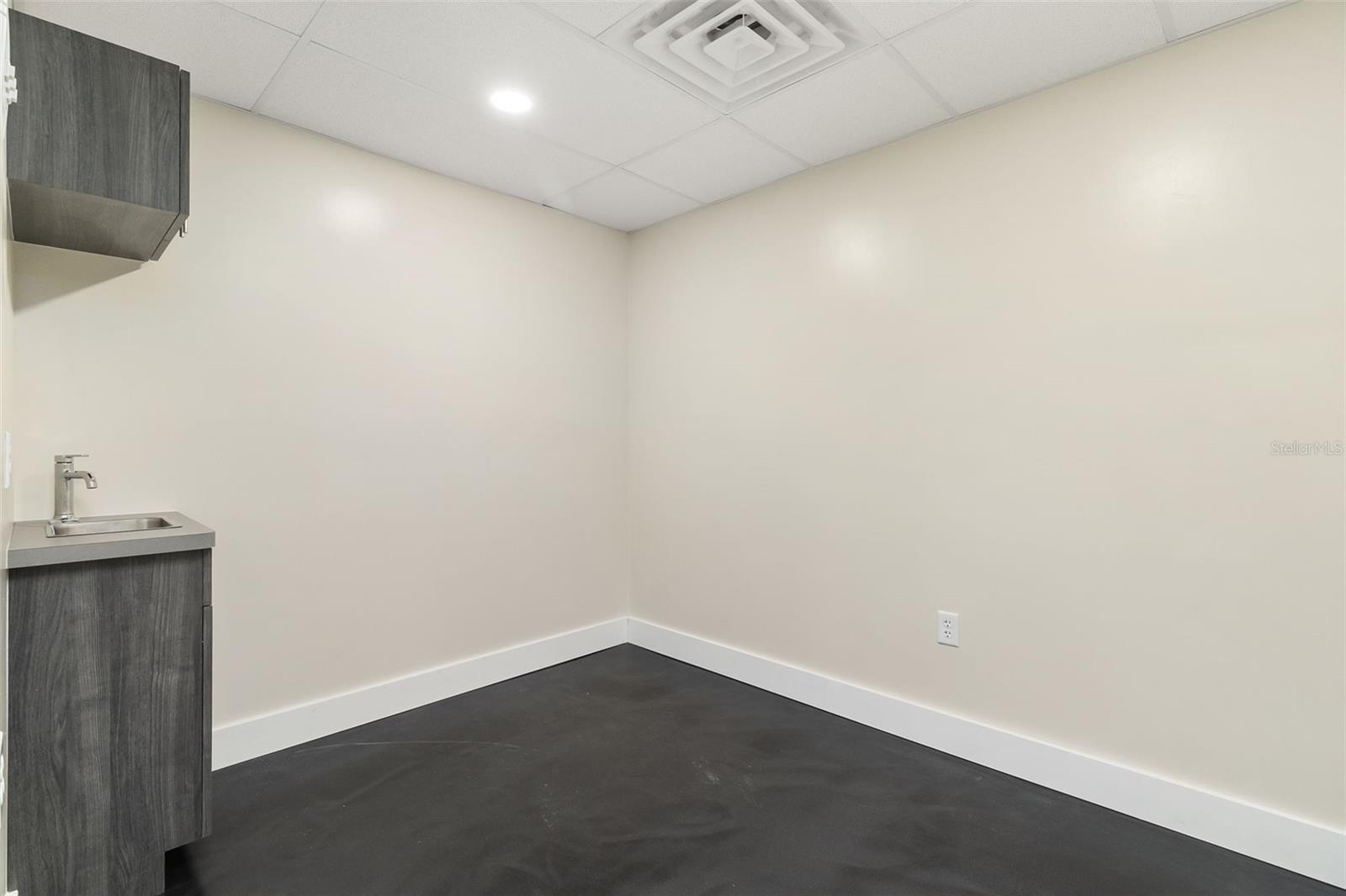 PUNTA GORDA PLAZA - Commercial Sale