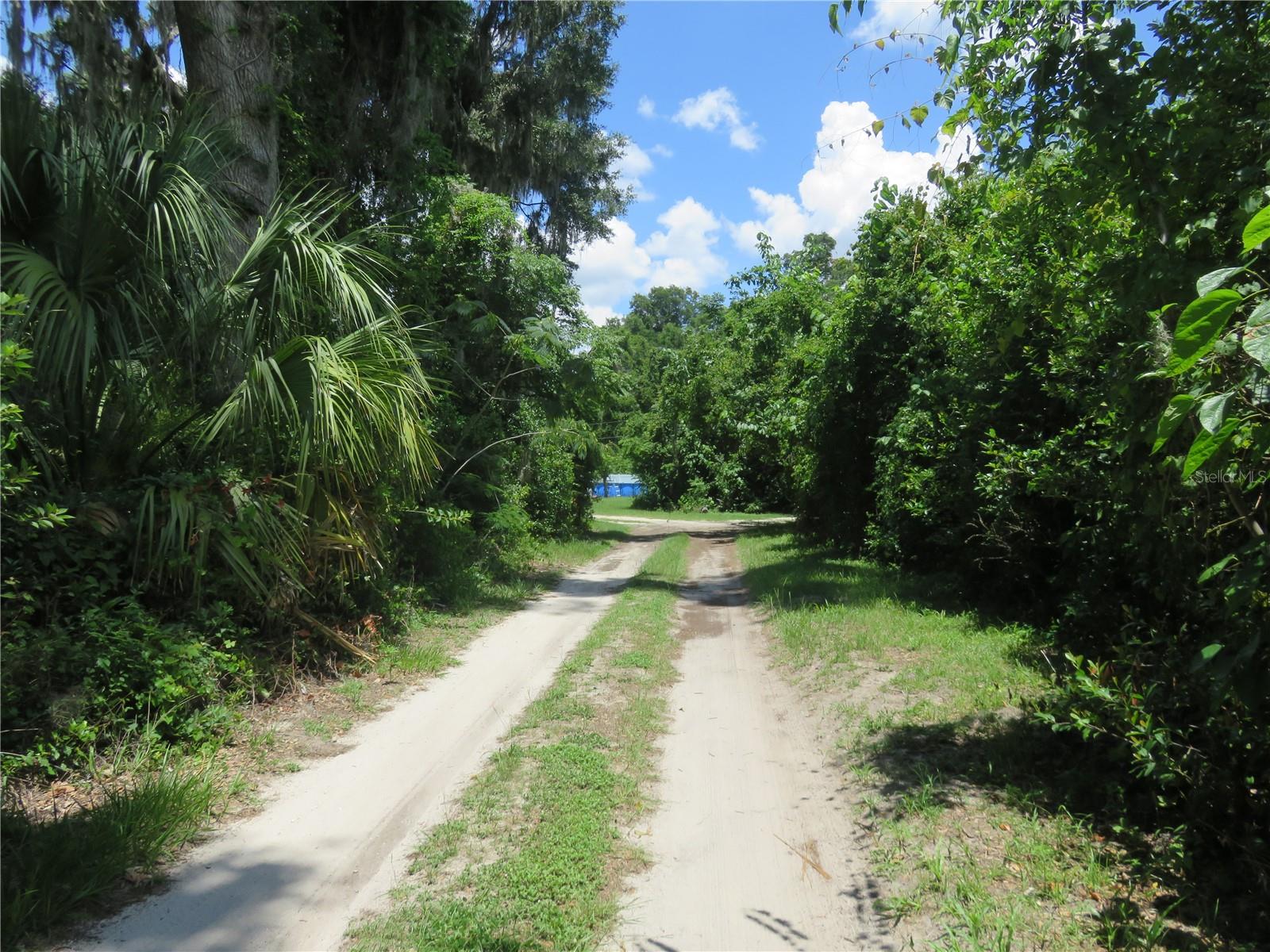 BELLEVIEW HEIGHTS ESTATES - Land