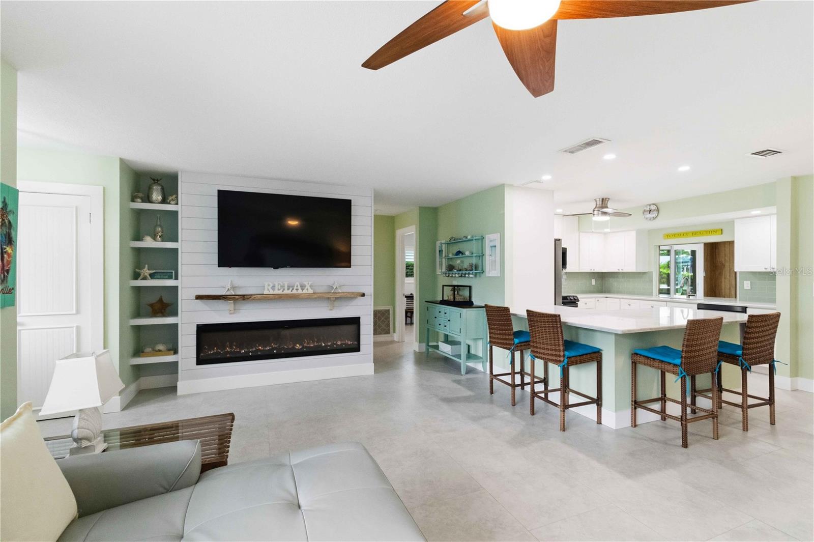 TROPICAL HARBOR SEC 2 - Residential