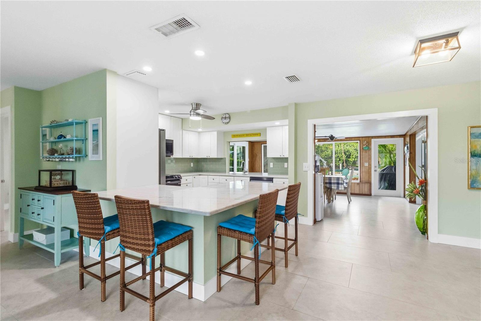 TROPICAL HARBOR SEC 2 - Residential