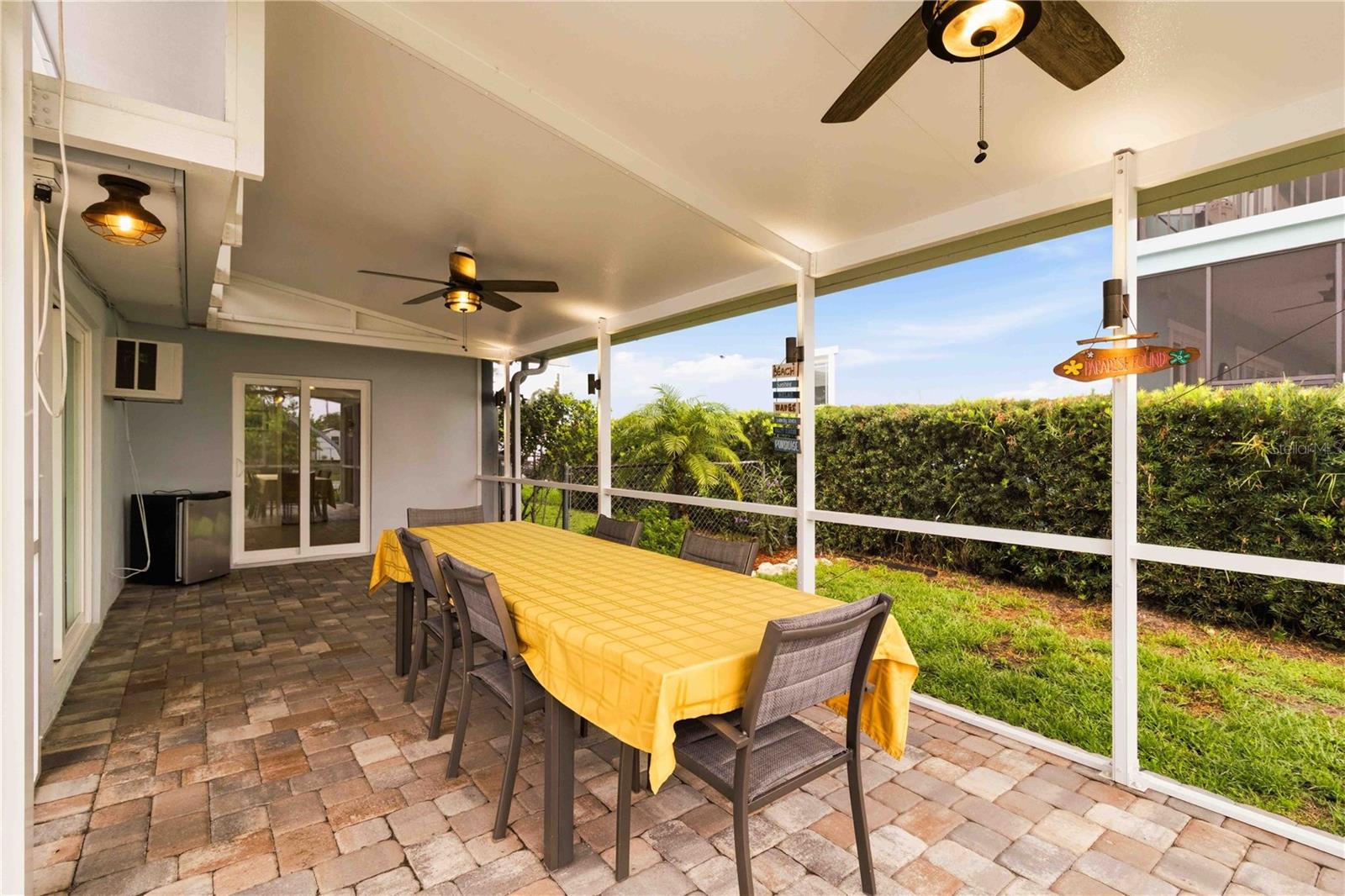TROPICAL HARBOR SEC 2 - Residential